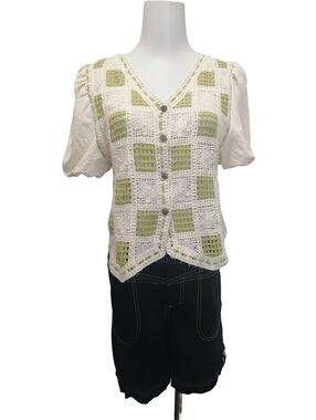 🍏🍏🍏 Cropped Crochet Button Front Vest in White and Light Green